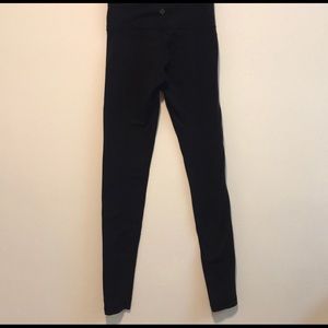 Lululemon size 4 wunder under leggings